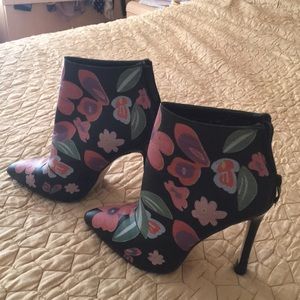 Boots,size 38-US7 1/2.